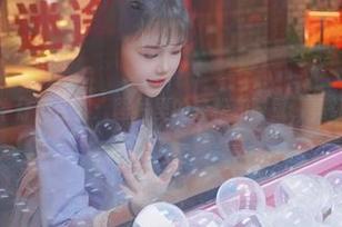 戚顾儿的牛仔裤合集：图片里的轻松和时髦，真让人想试试