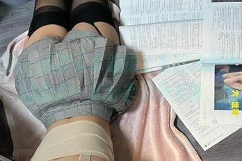 微密圈 – 无欲无求的推土君的美腿图库，让我们一起分享这份美丽。