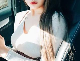 普美Bomi(보미)的油亮写真，照得人直想打湿自己的心情，没圣光，这那能身临其境？