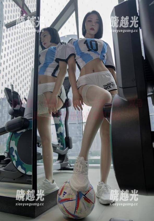 微密圈 - 果儿Victoria在线写真，双马尾与我的烦恼形成鲜明对比