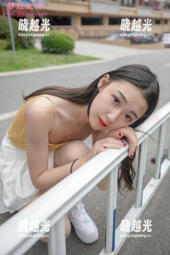 梦丝女神 - 拿掉多余的，就剩灵唯和那件连体衣的高清舞台！