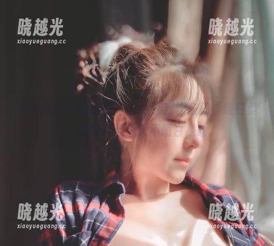 樱晚gigi 照片里的樱晚gigi,总是让我琢磨那“绕归柔”的深意,起码想不明白是啥。