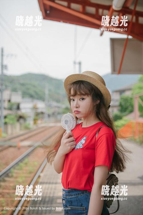 波萝社 - Monkey_小潘鼠的最新美图，连护士服都忍不住想拍个照呢！