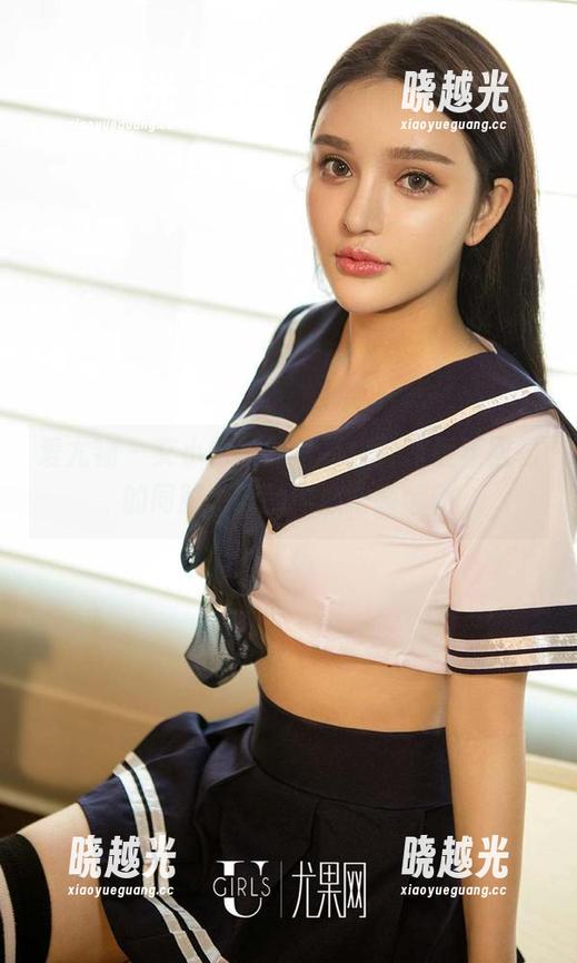 爱尤物 - 艾小青校服写真，分享童年回忆的同时，我的内心略微骚动