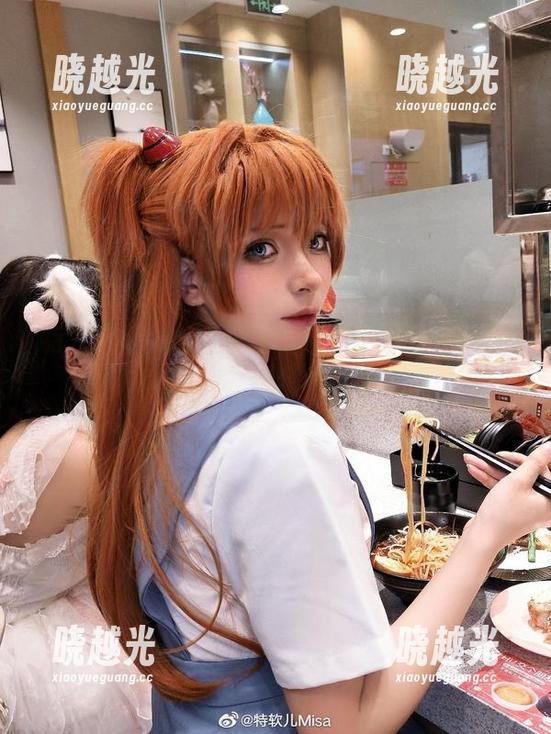 特软儿Sona 特软儿Sona的私拍图包里,那腿型真的不讲理,得给个大赞!