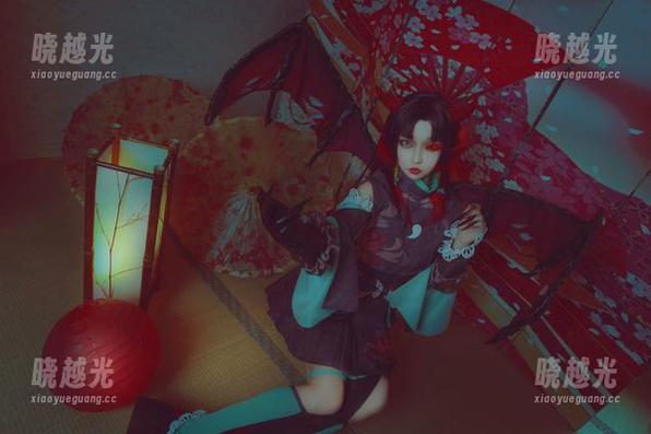 白色是色，白易子教主的写真真有趣，在这张图片里似乎隐藏了些许情绪。