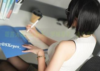 眼酱大魔王w称王：学妹写真，谁心水？