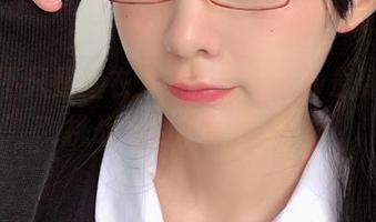 睡衣不只是睡衣，眼酱大魔王w最新写真挑战你的审美极限！