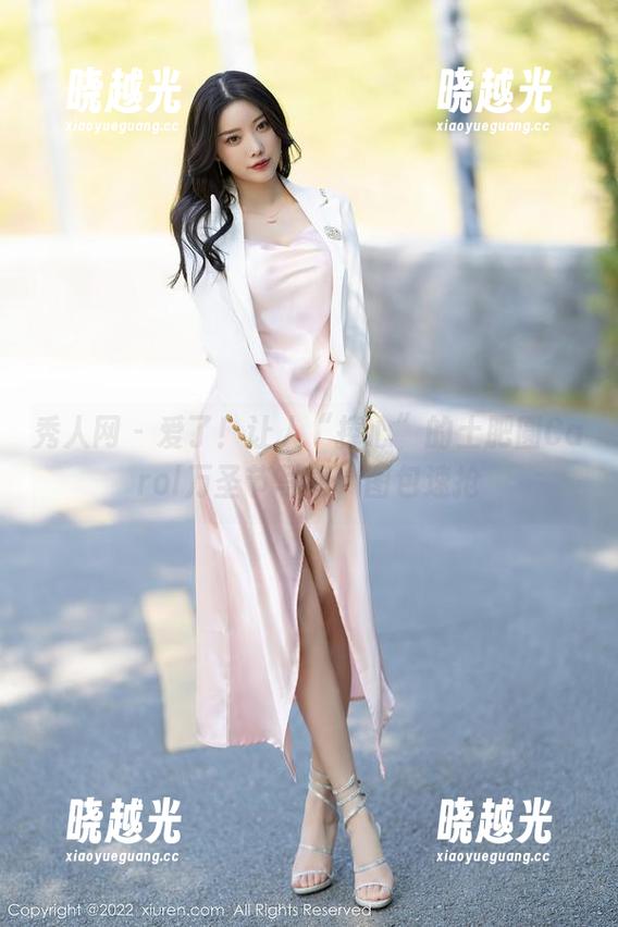 秀人网-土肥圆Carol 秀人网 - 爱了!让人“捧心”的土肥圆Carol万圣节写真,图包速抢
