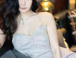 秀人网 – 奈奈Fox灰丝图集最新篇，每一张都似乎在质疑我的人生选择！