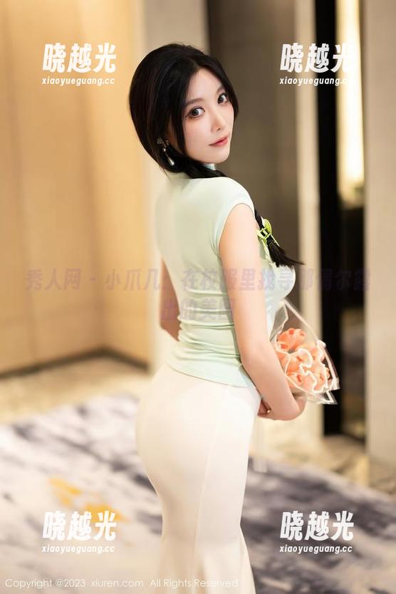 秀人网-小爪几 秀人网 - 小爪几:在校服里找寻那偶尔露出的美图