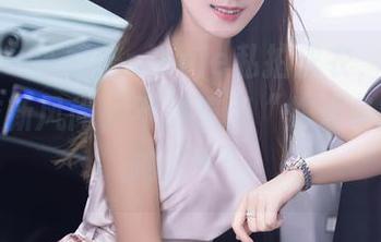 秀人网 – 小薯条nienie私拍皮衣，原图透露穿衣新风尚，不禁想问“炸油条的锅在哪儿？”