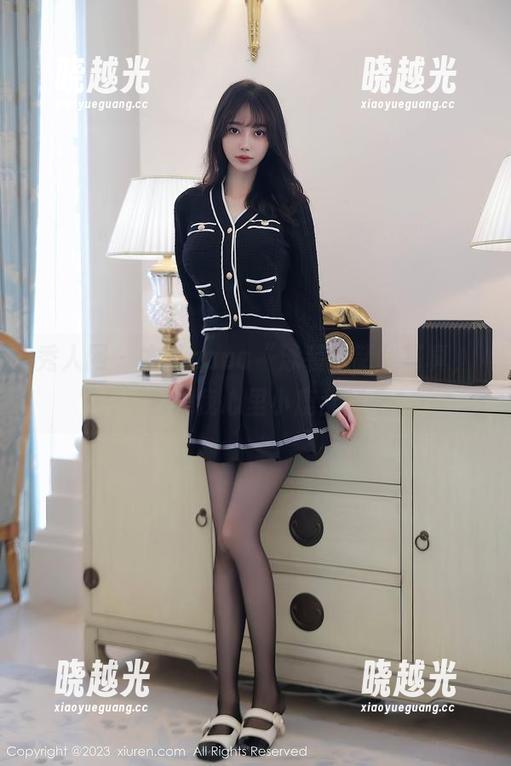秀人网-木子nana 秀人网 - 木子nana“泳装定制”写真,看得我心里小鹿乱撞