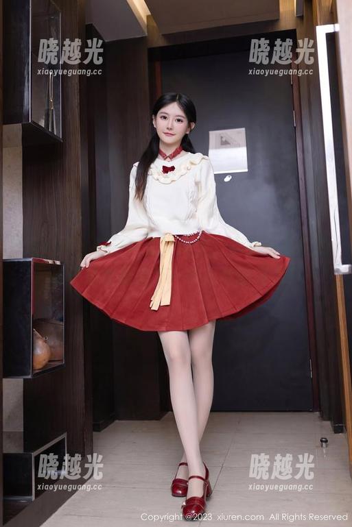 秀人网-李丽莎 秀人网 - 在白裙的学问里,李丽莎私拍的秘诀居然是源于一头无敌的发量!