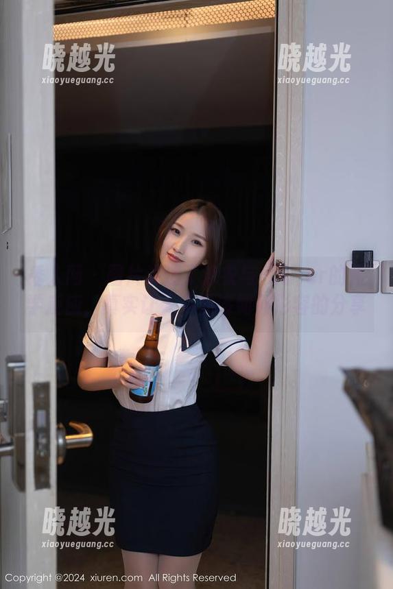 秀人网 - 图片讲述了泳衣与玥儿玥er的化学反应，真实让人不知该如何形容的分享
