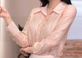 秀人网 – 菲儿beauty的和服自带滤镜，免费图片欢迎抢购。