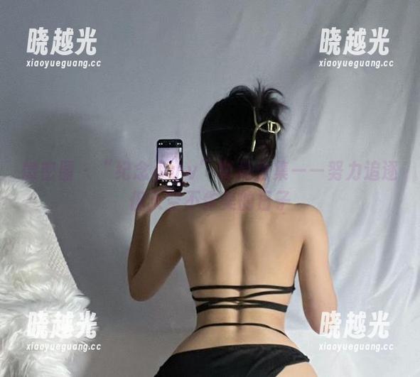 微密圈 - “纪念小小v”时尚合集——努力追逐但天空不作美的日子