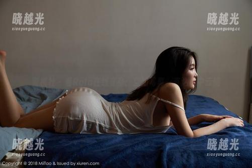 蜜桃社 - 看Rola在线变身：空姐写真，直达心中云端