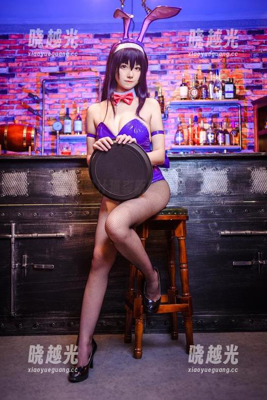 蜜汁猫裘 居家神器:蜜汁猫裘新版写真集,你永远无法知道她家有多少猫!