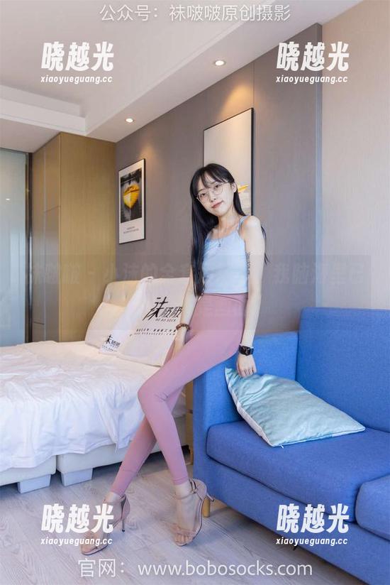 袜啵啵-小沫 袜啵啵 - 小沫的全套短黑丝,我脑海里已经开始满是画面。