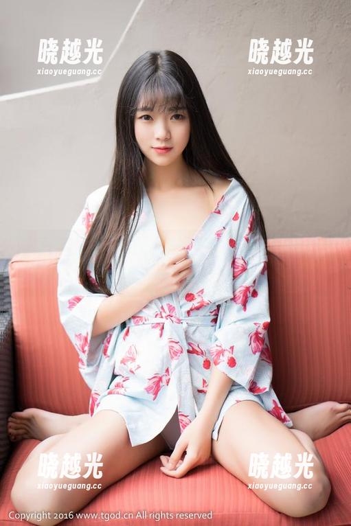 青豆客 - 谭晓彤浴室写真：图片完成，只差一瓶香氛了