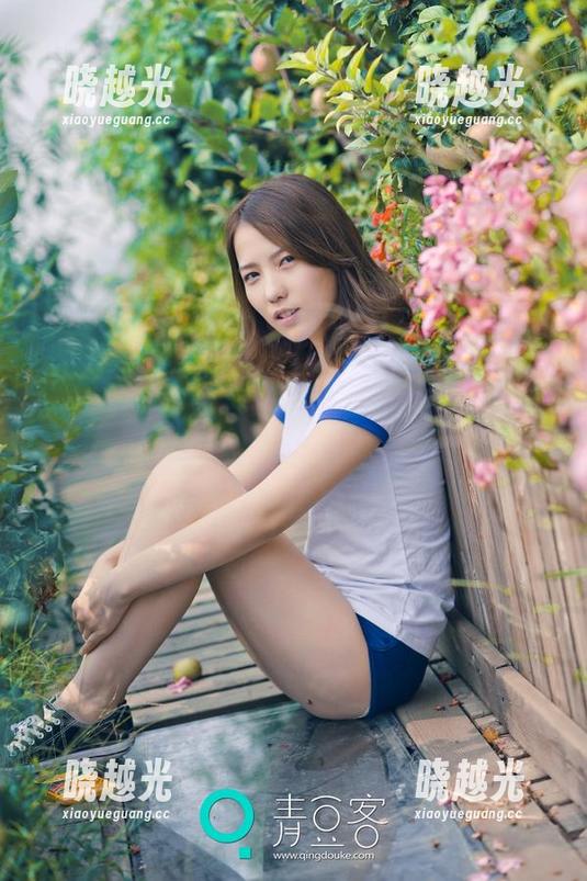 青豆客 - 黄可christine的比基尼美图：再高清，也难掩那份自信
