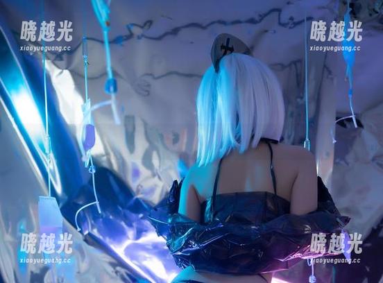 资源推荐：韶陌陌致敬经典制服穿梭在不同时光里的轻盈