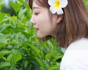 魅妍社 – 闵妮Mily的职业装，你觉得像工作？我觉得是诱惑，快来下载