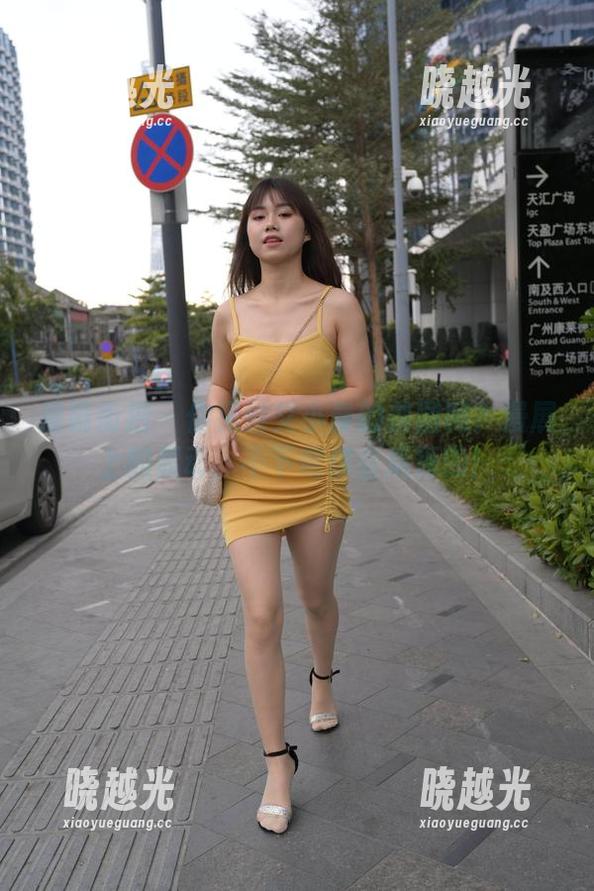 魔镜街拍 - 你见过艾小青的美图吗？漫展上的轰动，不下载你会后悔的！